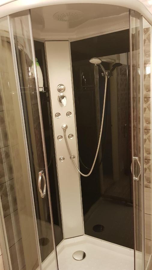 Lia Apartman Kiskunhalas Exterior photo